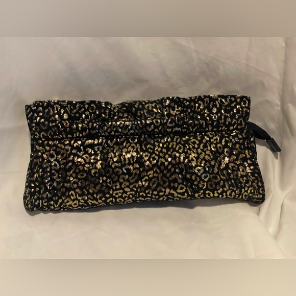 Shiny Gold and Black ruffled leopard clutch - Picture 3 of 5